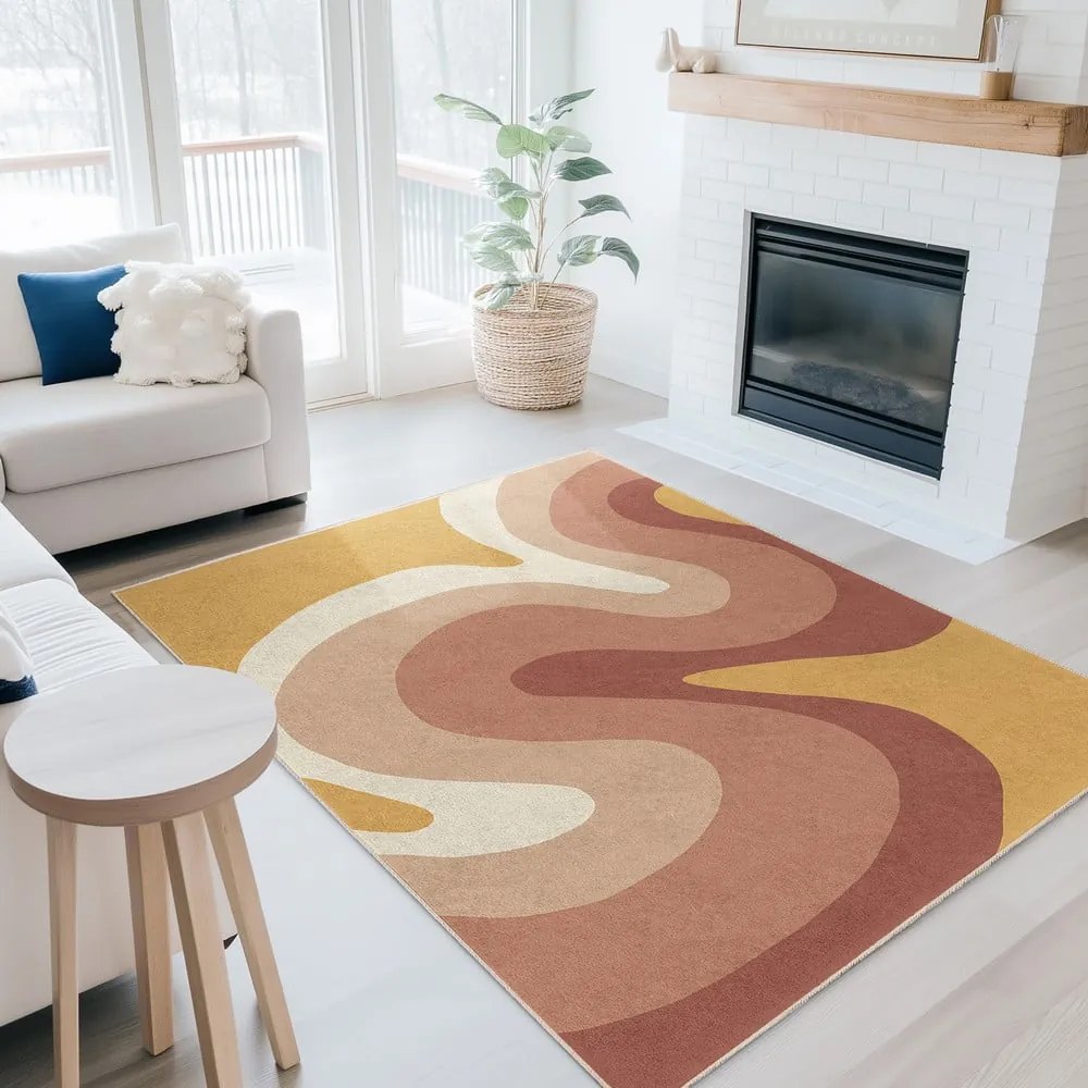 Килим подходящ за пране в цвят жълта охра и сиво-розов 80x150 cm Strawberry Creamsicle – Mila Home