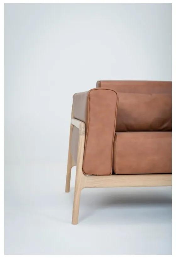 Кресло от коняк кафява биволска кожа с масивна дъбова конструкция Fawn - Gazzda