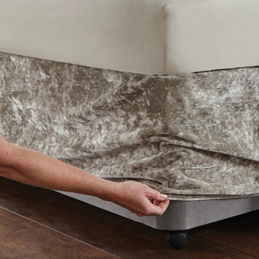 Бежово еластично покритие за рамка на легло 137x198 cm Crushed Velvet – Catherine Lansfield