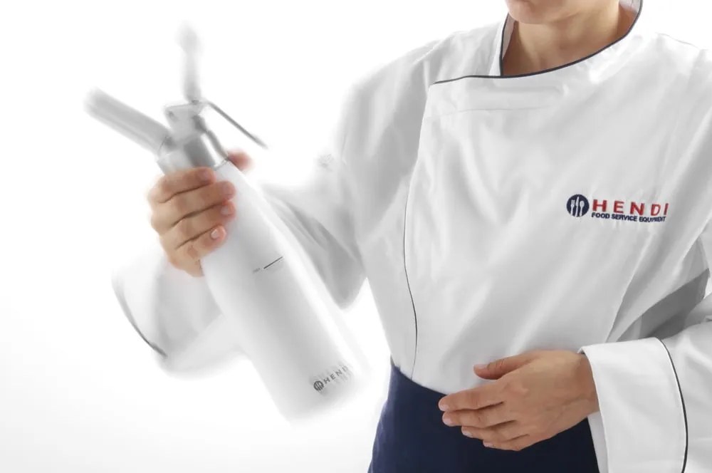 Черна алуминиева бутилка за бита сметана , 500 ml Kitchen Line - Hendi