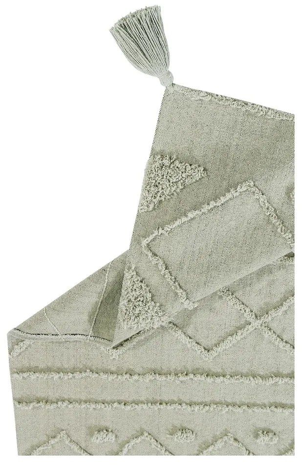 Светлозелен ръчно изработен памучен килим подходящ за пране 170x240 cm Tribu Olive – Lorena Canals