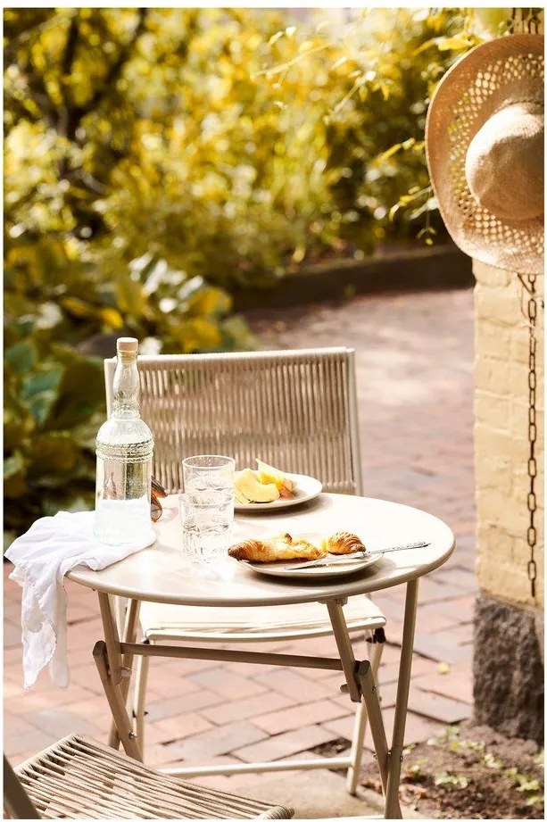 Бежов метален градински комплект за хранене за 2 Arcas – House Nordic