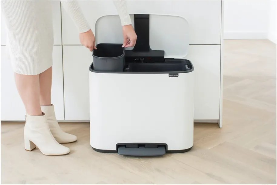 Бяло стоманено кошче за боклук за рециклиране с педал 34 l Bo – Brabantia