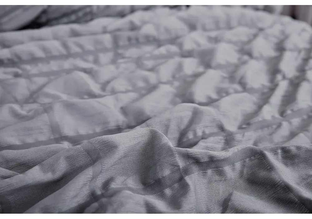 Черно-сиво крепово спално бельо за единично легло 140x200 cm Naomi – My House