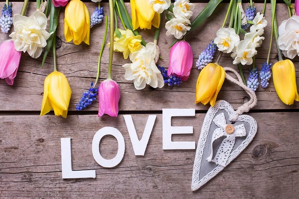 Самозалепващ тапет – С надпис Love