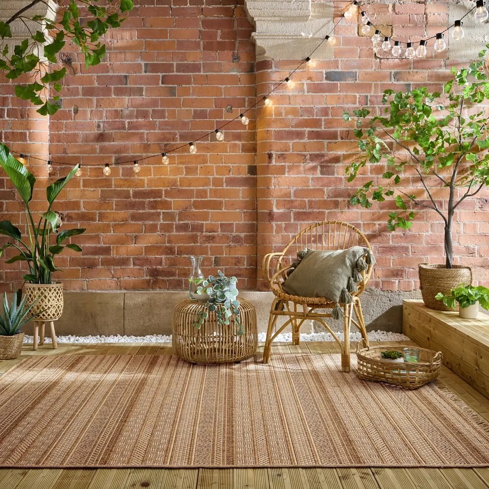 Външен килим в естествен цвят 160x230 cm Farah Stripe – Flair Rugs