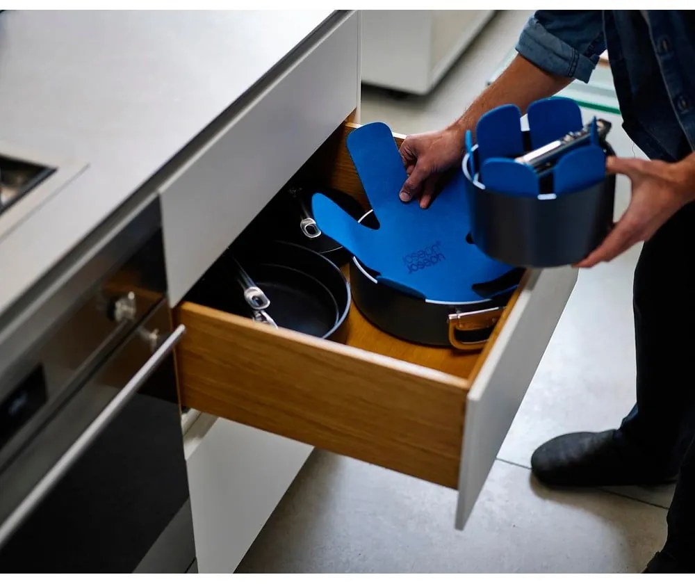 Касероли в комплект от 3 бр. с капак с керамично покритие подходящи за индукционен котлон Space – Joseph Joseph