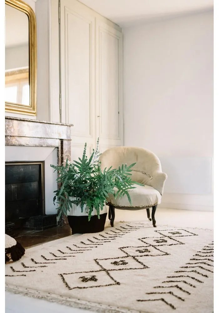 Кремав ръчно изработен памучен килим подходящ за пране 170x240 cm Bereber Rhombs – Lorena Canals