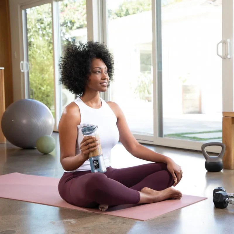 Преносим блендер Ninja Blast BC151EUNV, 7.4W, 530 мл, Стоманен нож с 6 остриета, Трошене на лед, До 10 цикъла, Без BPA, USB-C, Син