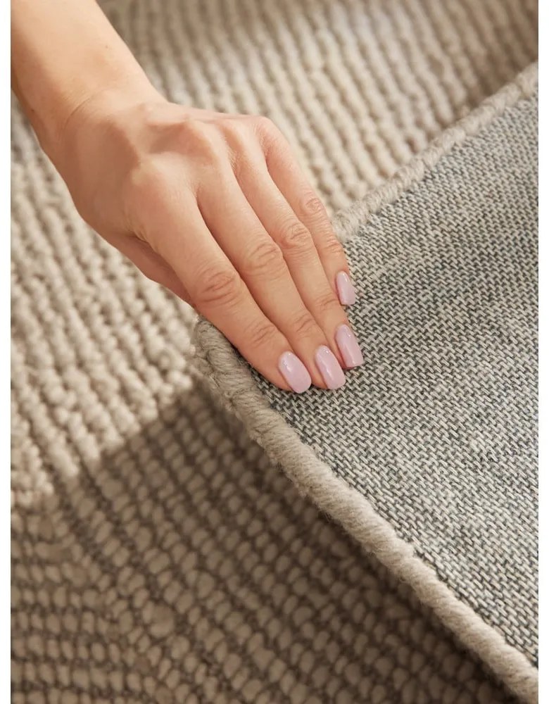 Бежов ръчно изработен вълнен килим 200x300 cm Calmio – Hanse Home