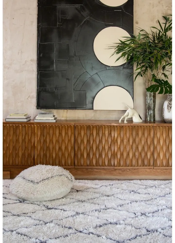 Бяла вълнена табуретка Berber Soul – Lorena Canals