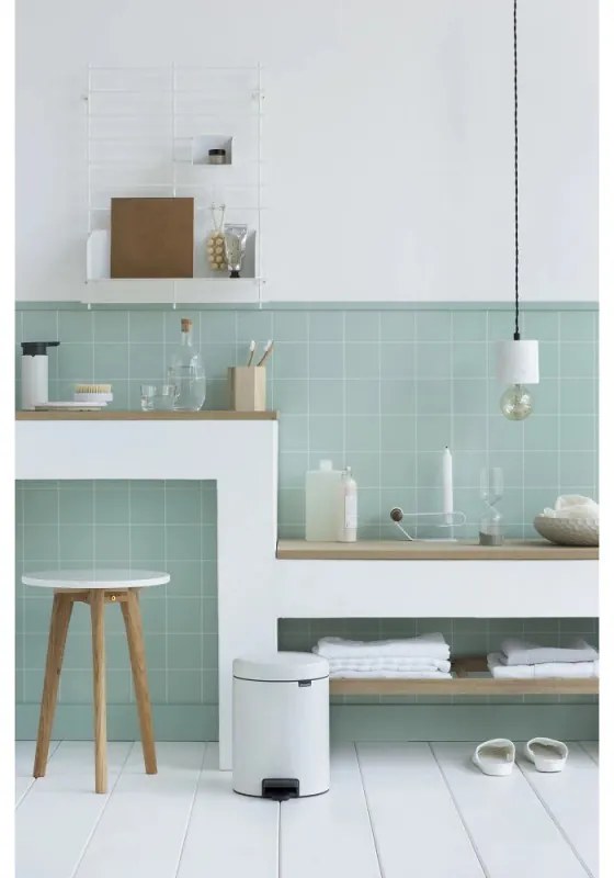 Кош за боклук с педал Brabantia NewIcon 649004, 5 л, Леко затваряне, Противоплъзгаща основа, Бял