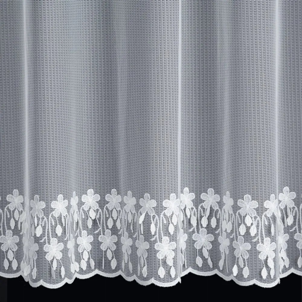 Ефирна завеса с бродиран флорален мотив и халки Šírka: 300 cm | Dĺžka: 150 cm