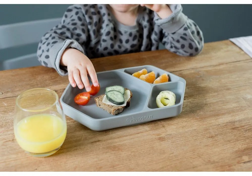 Сива силиконова детска чиния 16x25 cm – Kindsgut