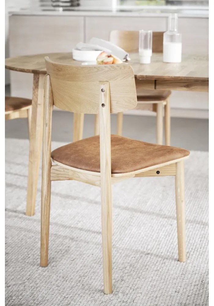 Кафяв коняк/естествени трапезни столове в комплект от 2 бр. от имитация на кожа Wolcott – Rowico