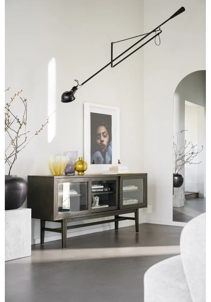 Кафява витрина от декор от дъб с плъзгащи се врати 170x75 cm Hazelton – Rowico