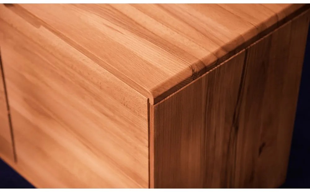 Нисък скрин от букова дървесина 134x63 cm Greg - The Beds