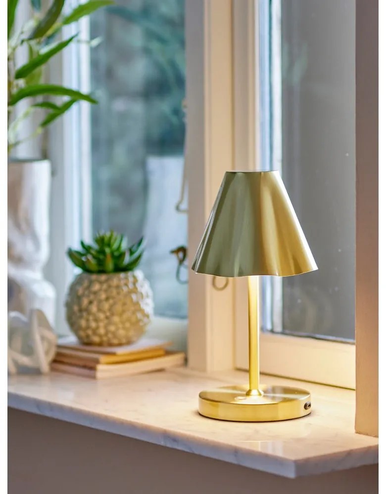 LED настолна лампа в месингов цвят с метален абажур (височина 28 cm) Lianna – Bloomingville