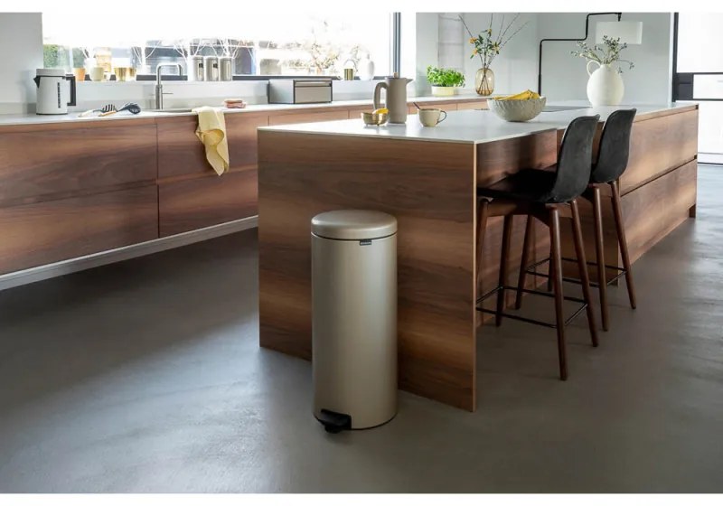 Кош за боклук с педал Brabantia NewIcon 1003209, 30 л, Плавно затваряне, Противоплъзгаща основа, Златен металик