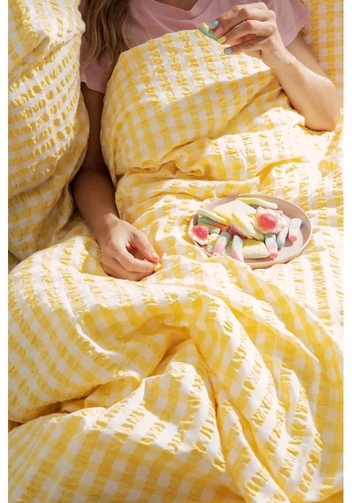 Жълто и бяло удължено крепирано спално бельо за единично легло 140x220 cm Bæk&amp;Bølge - JUNA