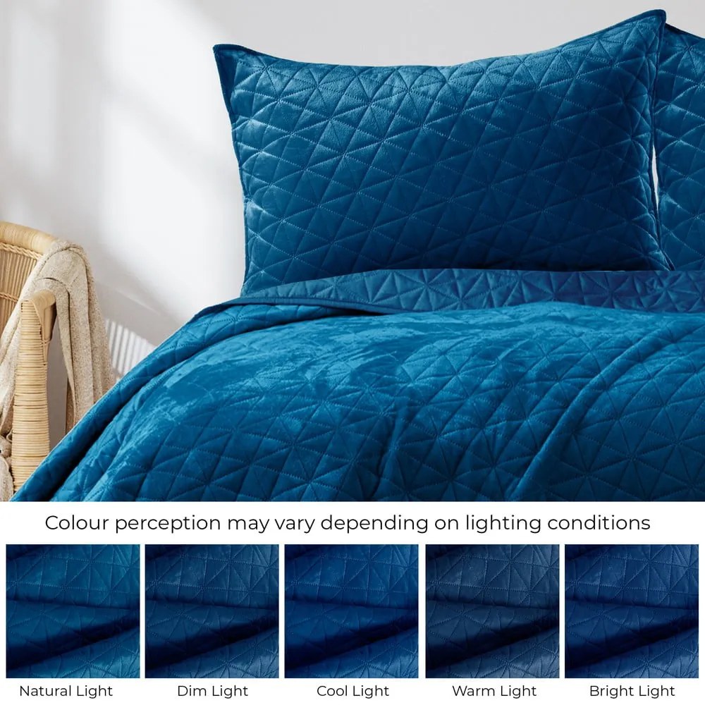 Синя покривка за легло Royal, 260 x 240 cm Laila - AmeliaHome