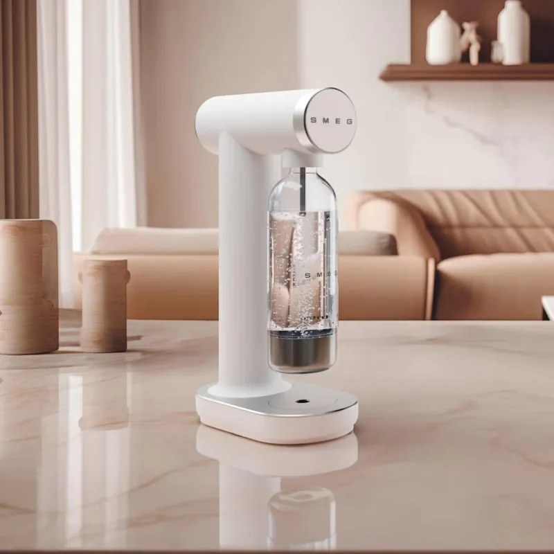 Машина за сода SMEG Collezione SKC01WHM, 800 мл, CO2, Предпазен клапан, Тавичка за отцеждане, Ръчна, Бял мат