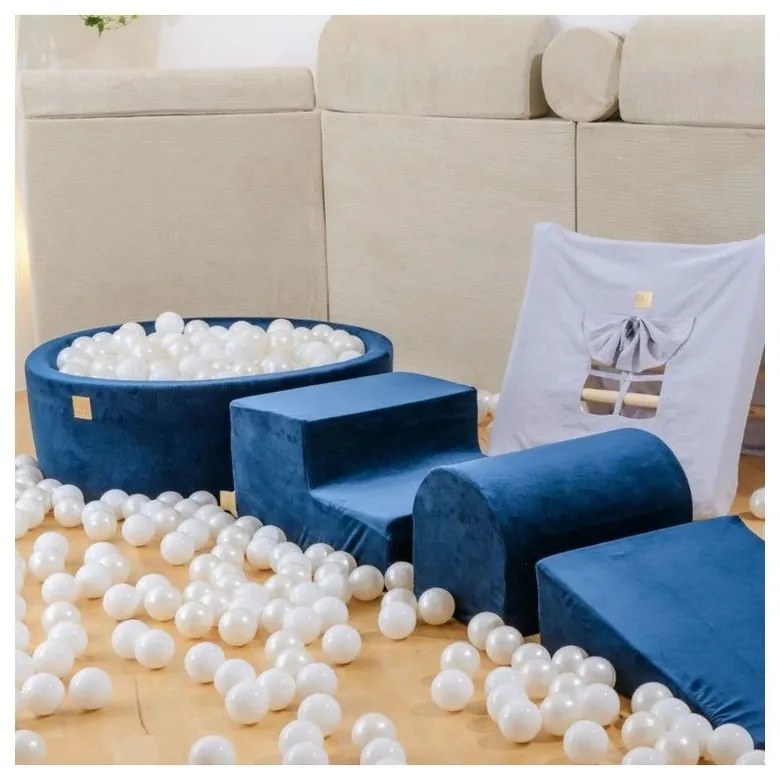 Бежова кадифена катерушка от пяна 45x143x30 cm Montessori – Meowbaby