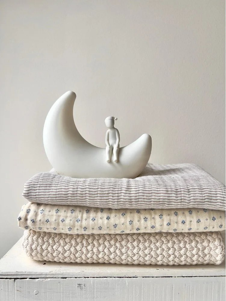 Детска нощна лампа в цвят слонова кост Moon Off-White – Cam Cam Copenhagen