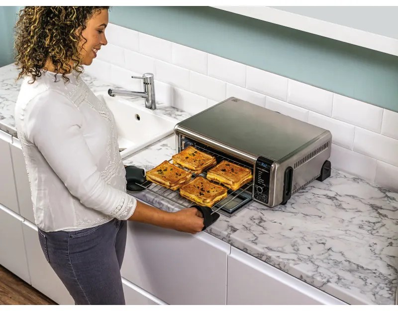 Мултифункционална фурна 8в1 Ninja SP101EU Foodi, 2400W, 10L, Air fry/Roast/Bake/Toast, Компактна, Инокс