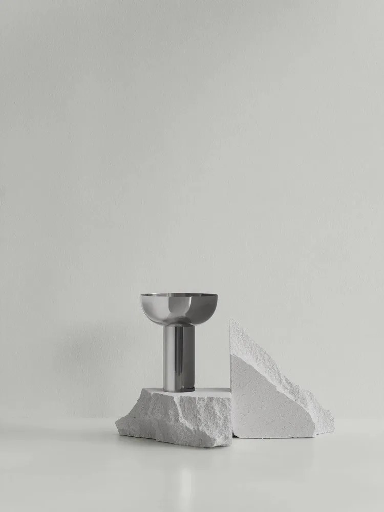 Ваза от неръждаема стомана в сребрист цвят (височина 21 cm) Miyabi – Blomus