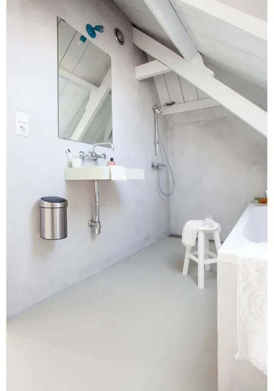 Кош за боклук Brabantia Touch Bin 647217, 3 л, Плавно и безшумно отваряне, Стенен монтаж, Устойчив на пръстови отпечатъци, Инокс