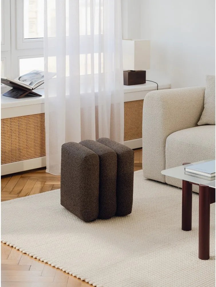 Кафява табуретка от прежда с примки от букле Radd – noo.ma