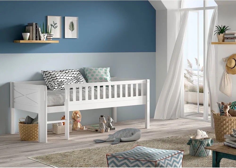 Бяло повдигнато детско легло от масивен бор с включена подматрачна рамка 90x200 cm Scott – Vipack