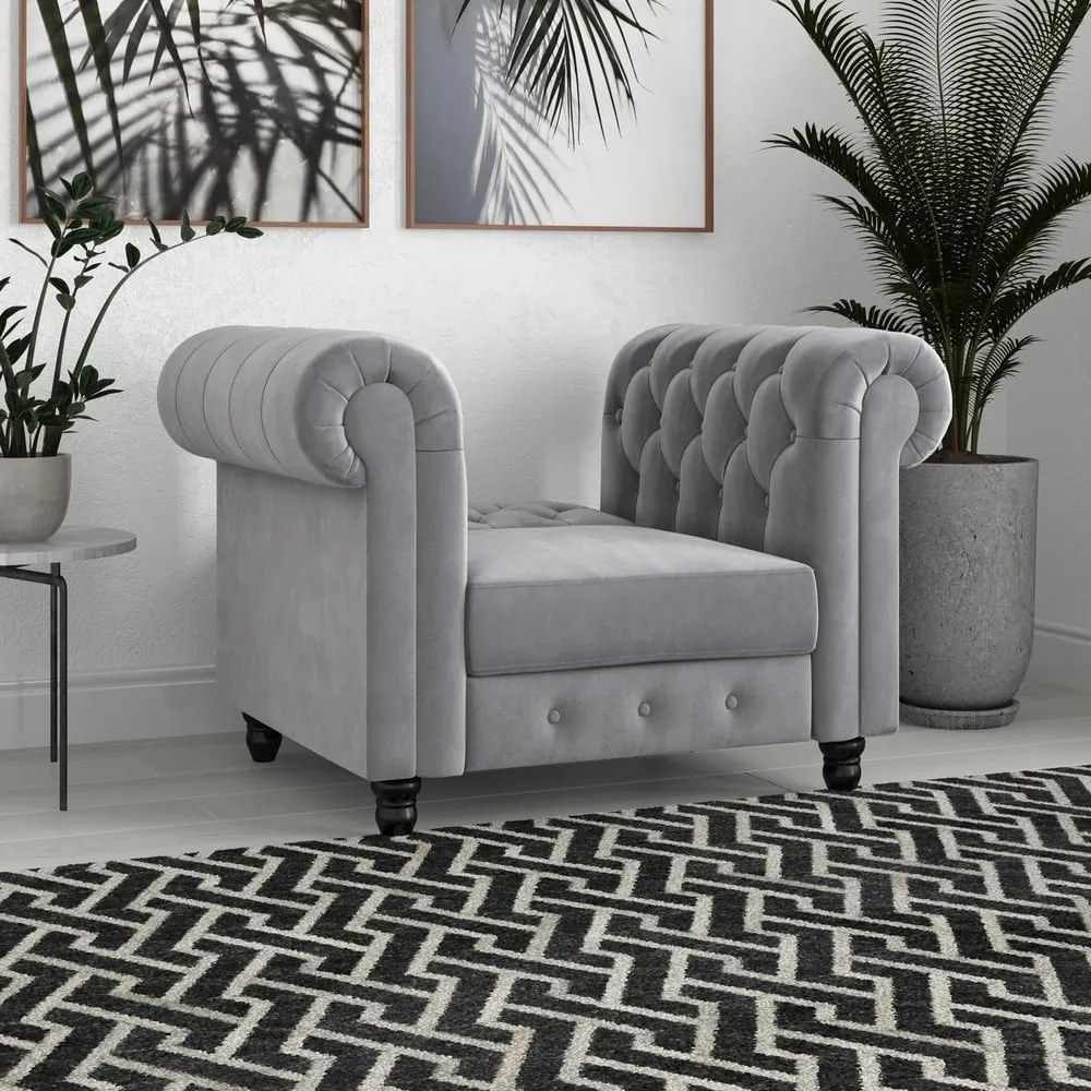 Светлосиво кадифено кресло Chesterfield Felix – Støraa