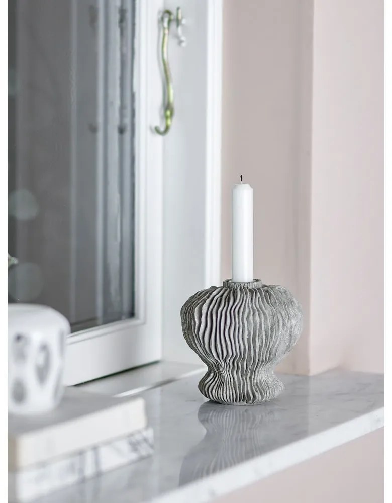 Свещник от полирезин Briar – Bloomingville