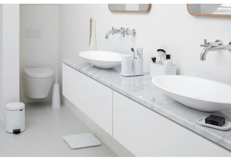 Кутия за аксесоари за баня Brabantia ReNew 1003494, Устойчива на корозия, Вътрешен разделител, Противоплъзгаща основа, Бял