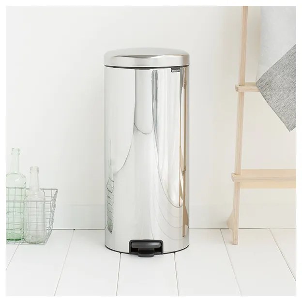 Кош за боклук с педал Brabantia NewIcon 649064, 30 л, Плавно затваряне, Противоплъзгаща основа, Метална вътрешна кофа, Инокс