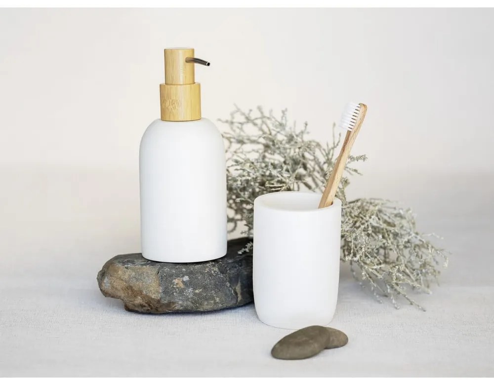 Бяла чаша за четки за зъби от полиресин Altavalle – Wenko