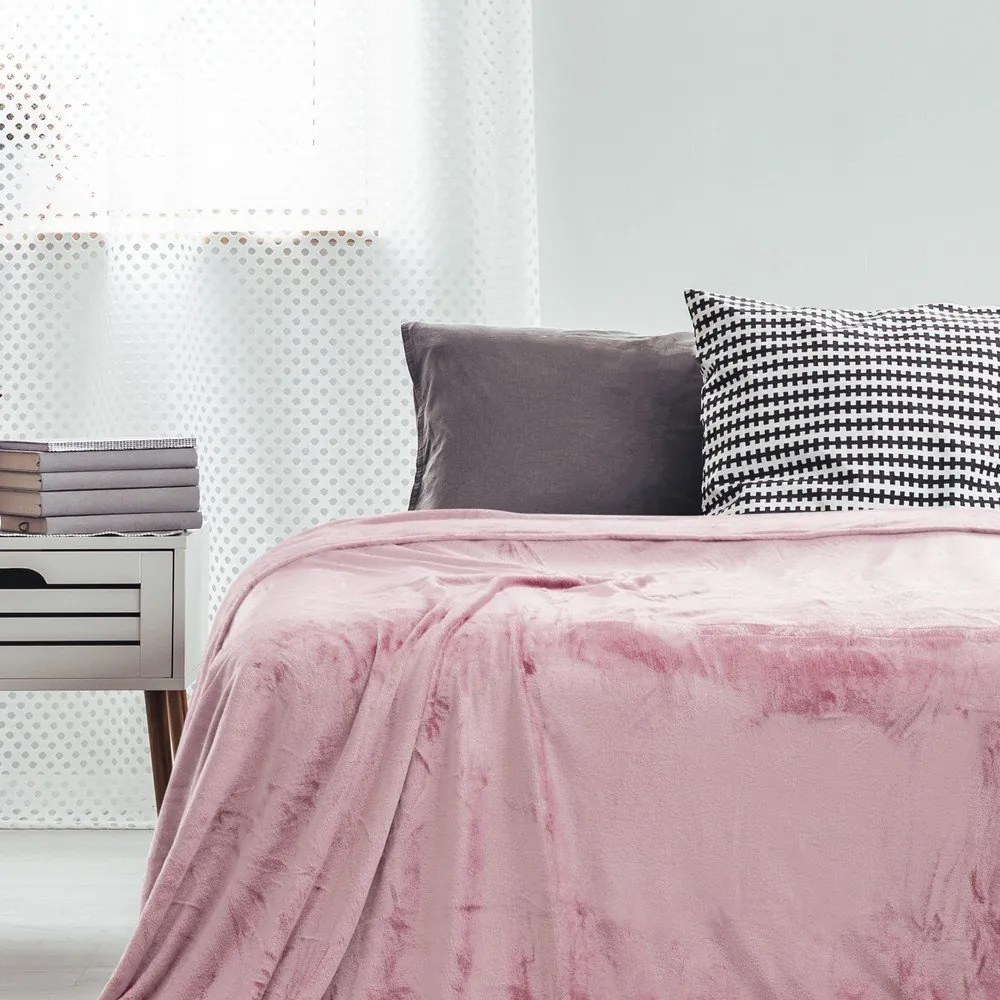 Светлорозово одеяло от микрофибър Decoking , 150 x 200 cm Mic - DecoKing