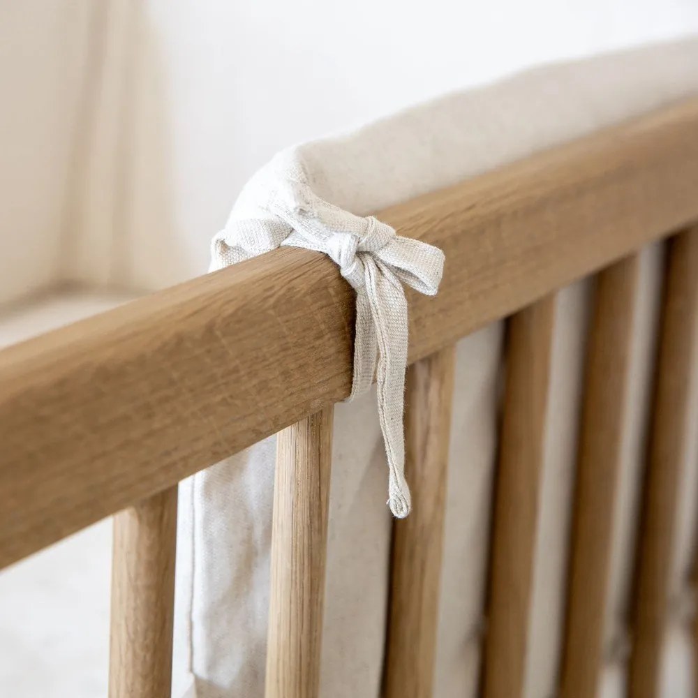 Детско креватче от масивен дъб с регулируема височина в естествен цвят 60x120 cm Forrest – Vipack