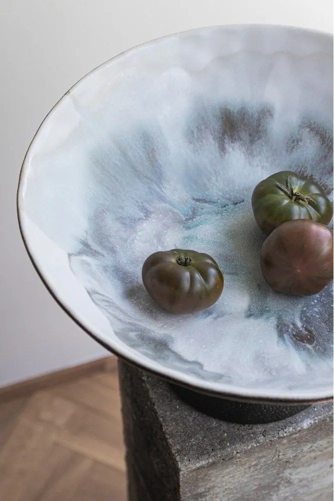 Глинена купа в цвят цлонова кост и черно ø 31,5 cm By Hand – Mette Ditmer Denmark