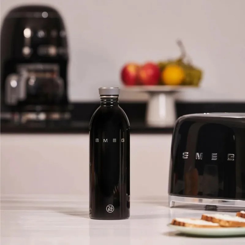 Бутилка Smeg Urban WBF02BL, 1 л, Херметично затваряне, Без ВРА, Неръждаема Стомана, Черна