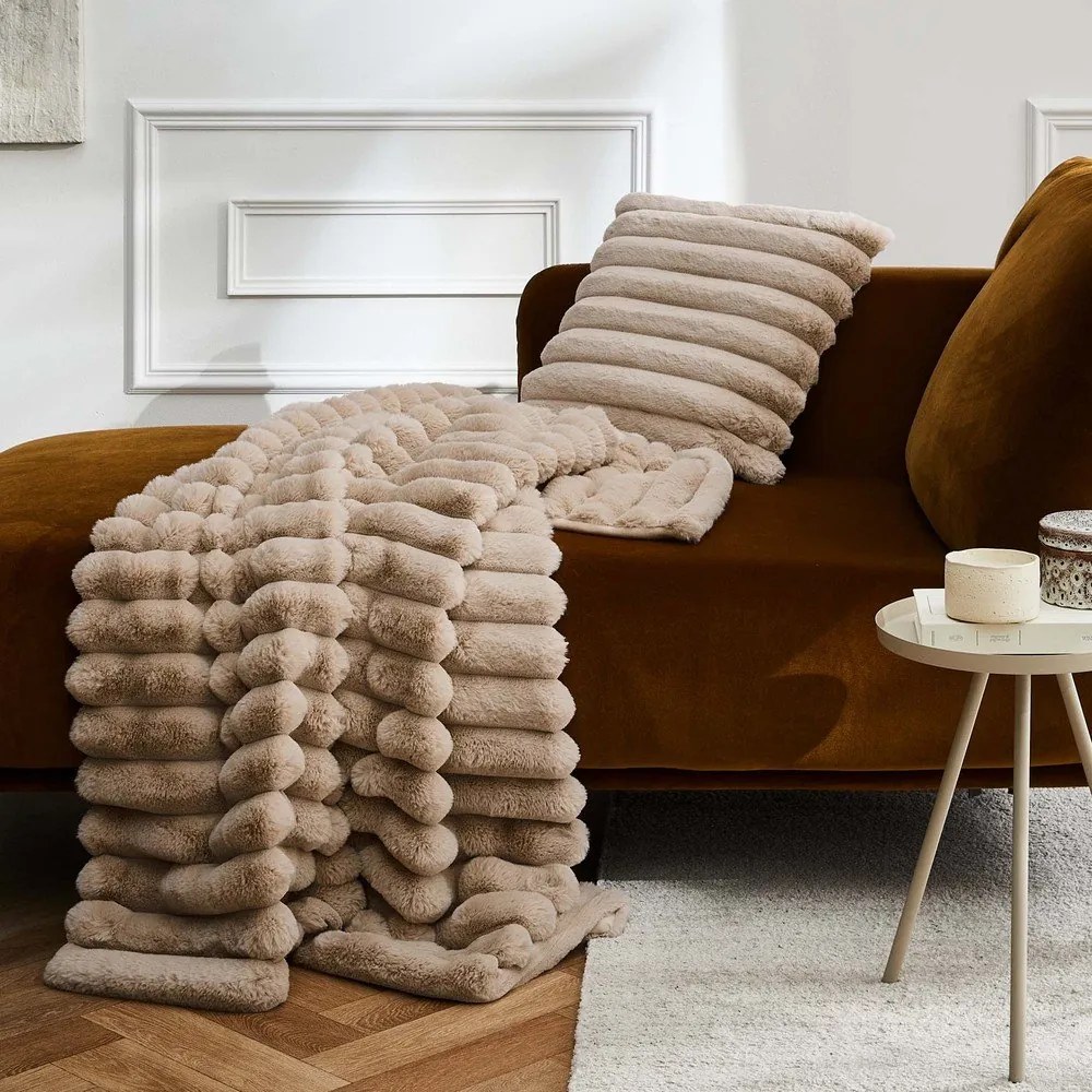 Светлокафяво одеяло от микроплюш 180x220 cm Boudoir – douceur d'intérieur