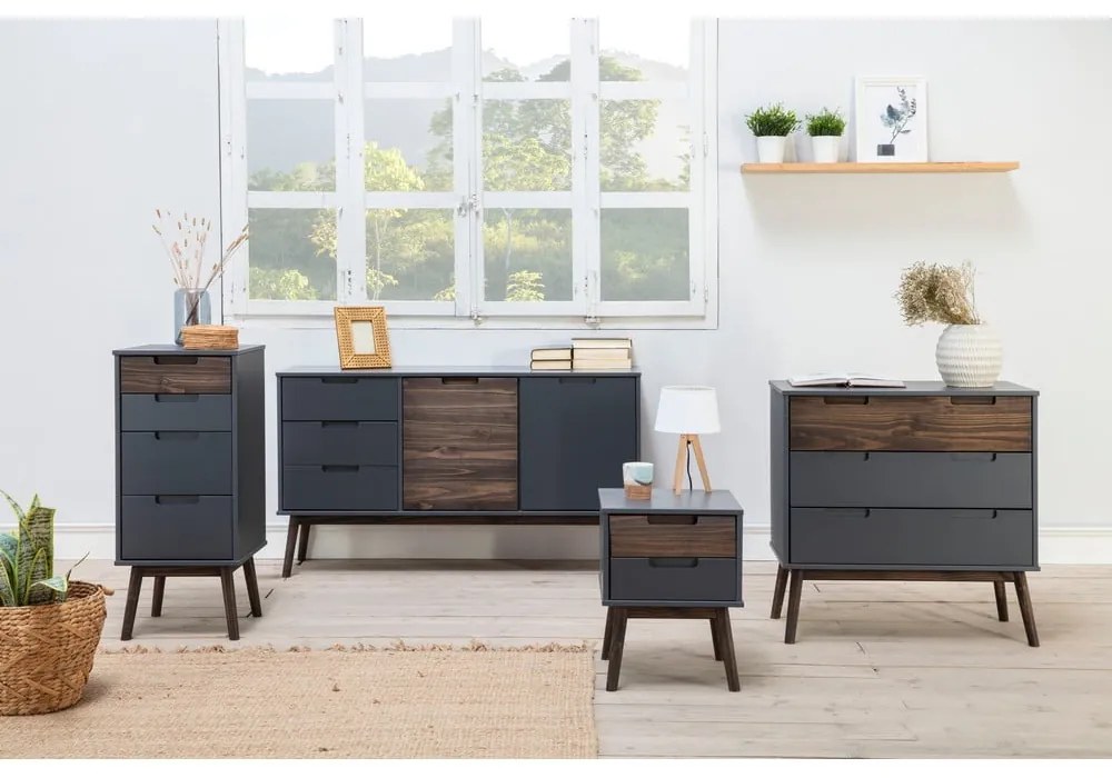 Антрацитен/тъмнокафяв нисък боров скрин 140x80 cm Nussa - Marckeric