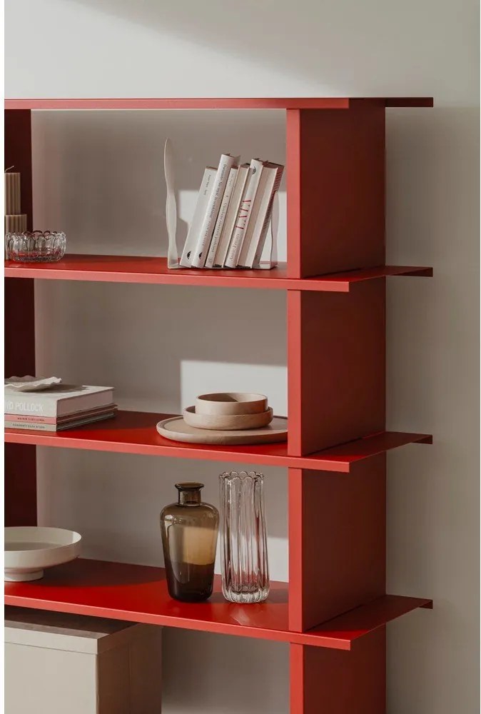 Червена метална библиотека 120x156x37 cm Hes – noo.ma