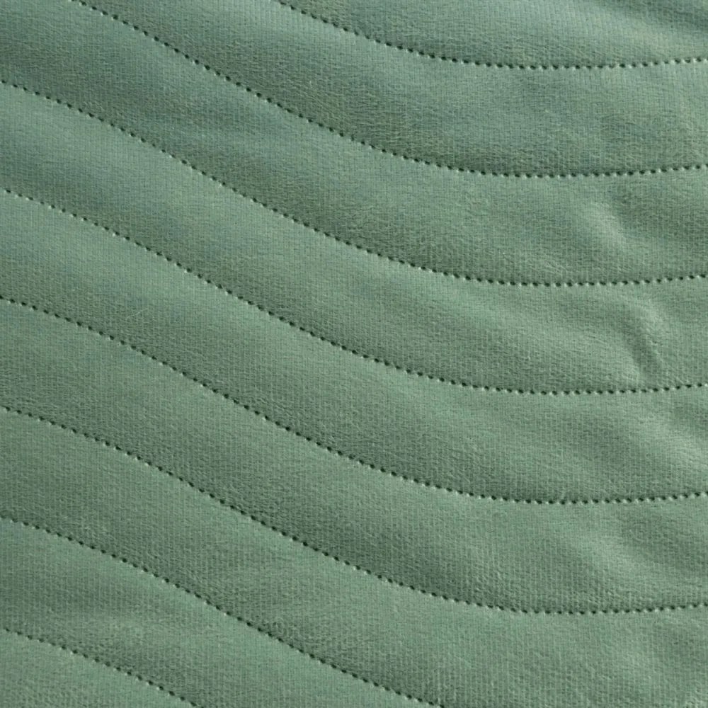 Зелена велурена покривка за легло с вълнообразни стегания Ширина: 170 см | Дължина: 210 см