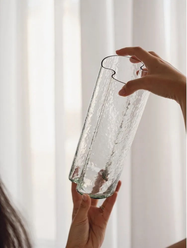 Стъклена ръчна изработка ваза (височина 24 cm) Tubu – noo.ma