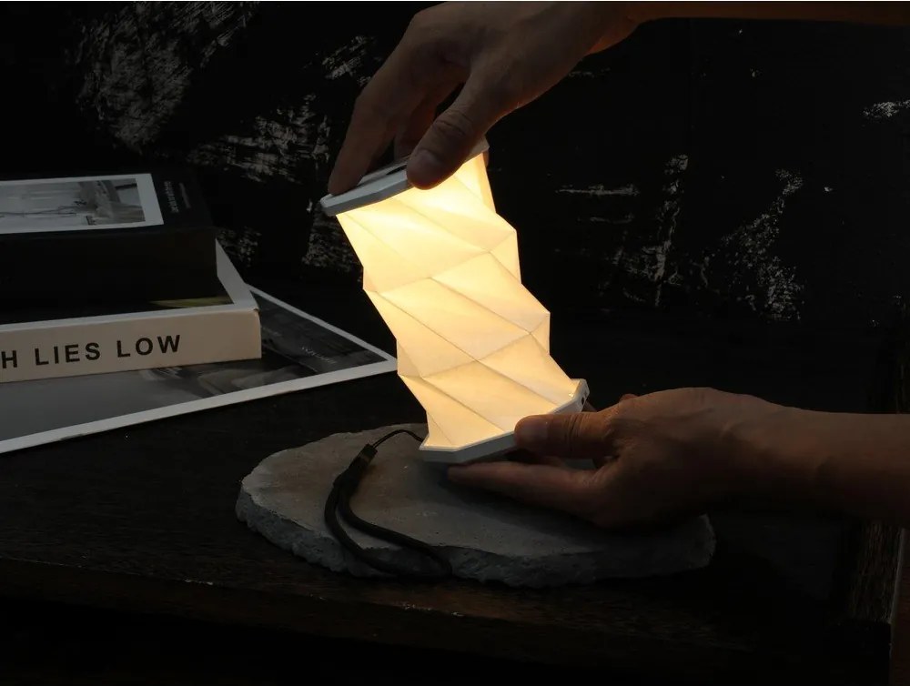 Бяла преносима светлинна декорация с USB ø 8 cm Twist – Gingko