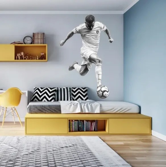 Модерен стикер за стена за детска и тийнейджърска стая - черно-бял футболист Šírka: 75 cm | Dĺžka: 115 cm