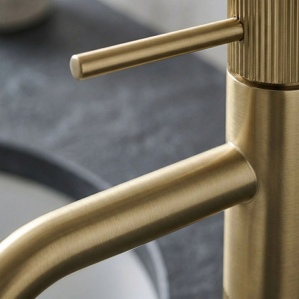 Смесител за баня Rea Lungo Stripe Brush Gold Low